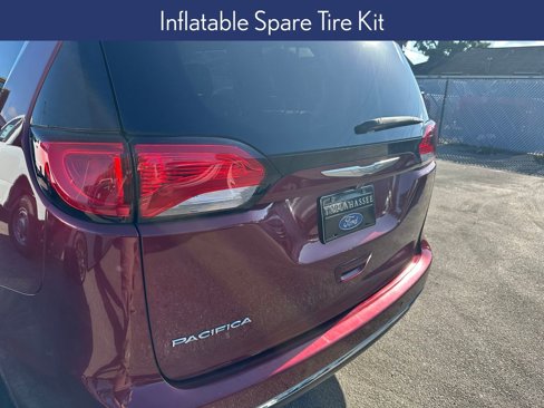 Used 2017 Chrysler Pacifica Touring-L w/ Tire & Wheel Group image 11