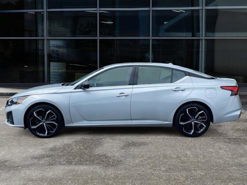 Certified 2023 Nissan Altima 2.5 SR image 6