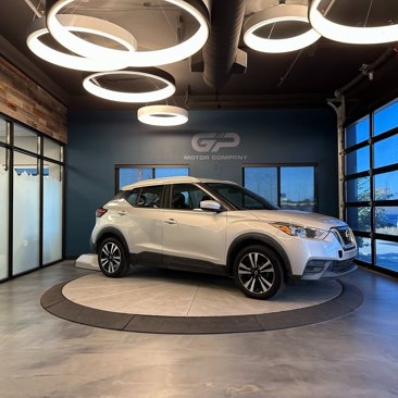 Used 2019 Nissan Kicks SV image 1