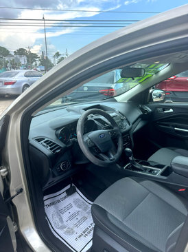Used 2017 Ford Escape SE image 6