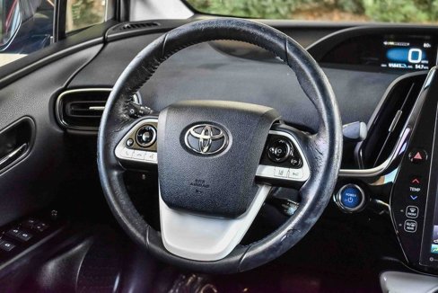 Used 2017 Toyota Prius Prime Premium image 13