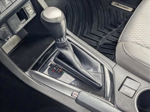 Used 2016 Toyota Corolla LE image 11