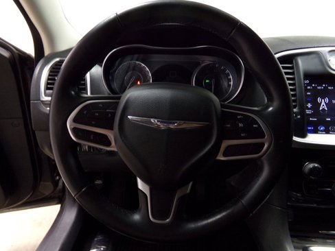 Used 2020 Chrysler 300 Touring w/ Sport Appearance Package image 23