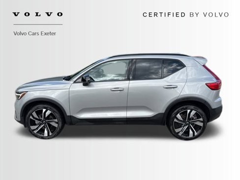 Certified 2025 Volvo XC40 B5 Plus image 6