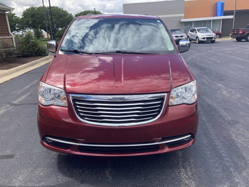 Used 2013 Chrysler Town & Country Touring-L w/ Premium Group image 8