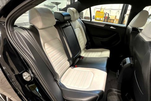 Used 2016 Volkswagen Jetta Sport image 15