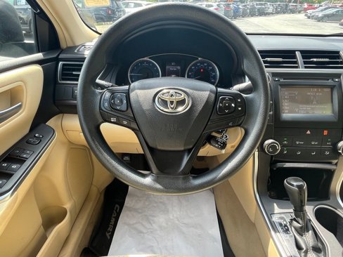 Used 2016 Toyota Camry LE image 8