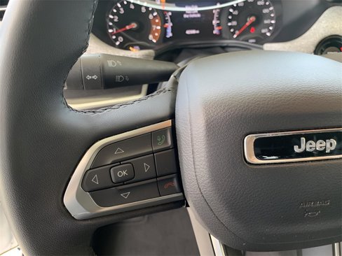 Certified 2024 Jeep Compass Latitude image 33