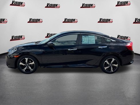 Used 2018 Honda Civic Touring image 8
