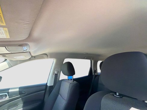 Used 2020 Nissan Pathfinder S image 22