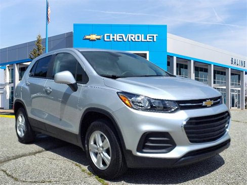 Used 2022 Chevrolet Trax LS w/ Tint and Cruise Package image 1
