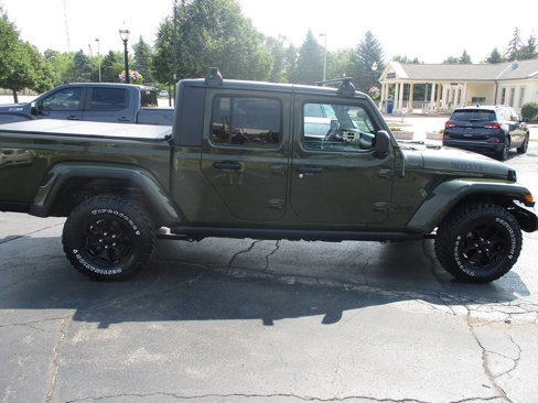 Used 2021 Jeep Gladiator Sport image 8