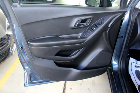 Used 2022 Chevrolet Trax LT w/ Driver Confidence Package image 19