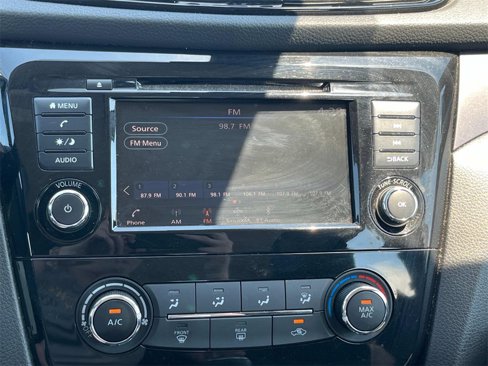 Used 2021 Nissan Rogue Sport S image 24