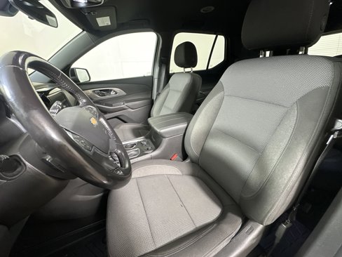 Used 2022 Chevrolet Traverse LT image 9