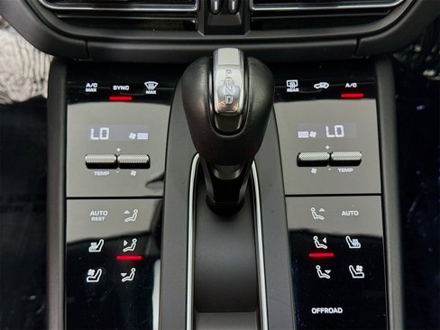 Certified 2022 Porsche Macan S image 13