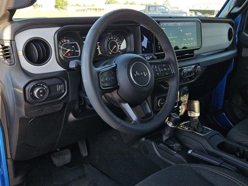 Used 2024 Jeep Gladiator Sport image 29