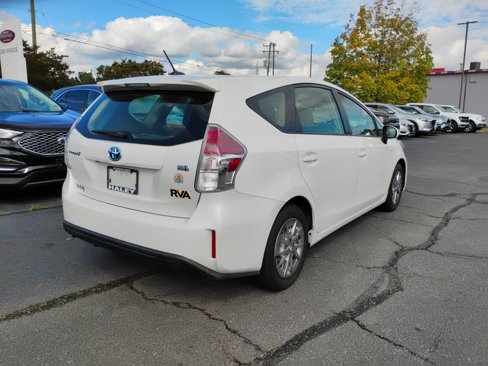 Used 2015 Toyota Prius V Three image 3