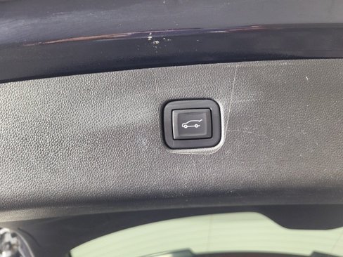 Used 2020 Chevrolet Blazer LT image 15