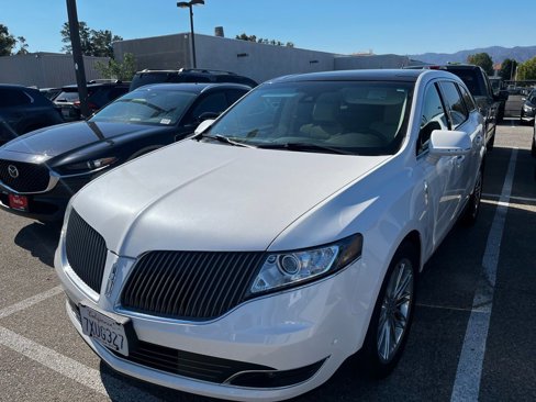 Used 2016 Lincoln MKT AWD image 6