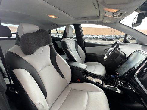 Used 2018 Toyota Prius Four image 39