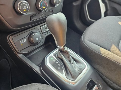 Used 2020 Jeep Renegade Sport w/ Sport Appearance Group image 42