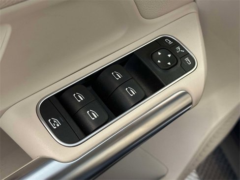 Certified 2022 Mercedes-Benz GLA 250 4MATIC image 16