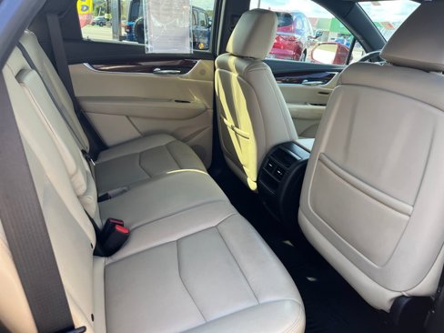 Used 2017 Cadillac XT5 Luxury w/ Driver Awareness Package image 27