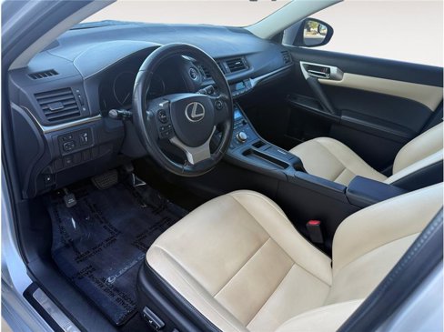 Used 2016 Lexus CT 200h image 10