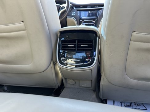 Used 2013 Cadillac XTS Premium image 13