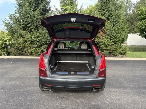 Used 2018 Cadillac XT5 Luxury w/ Driver Awareness Package image 9