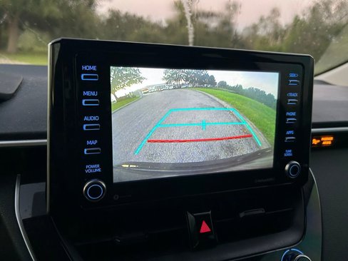 Used 2021 Toyota Corolla LE image 24