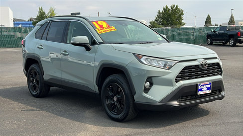 Used 2019 Toyota RAV4 XLE w/ Carpet Mat Package image 3