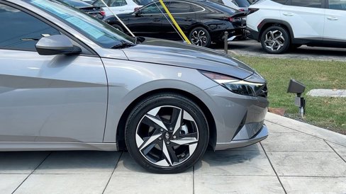 Used 2023 Hyundai Elantra SEL w/ Convenience Package image 13