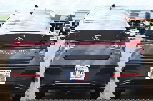 Used 2024 Hyundai Elantra SEL image 6