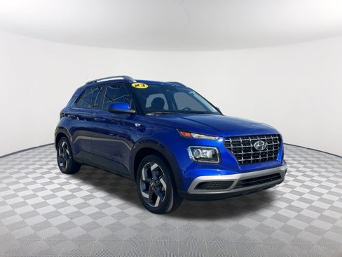 Used 2023 Hyundai Venue SEL w/ Cargo Package image 4