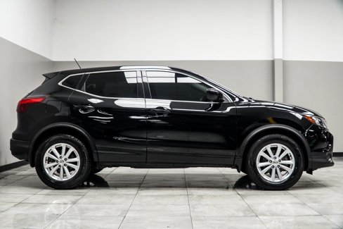 Used 2018 Nissan Rogue Sport S w/ S Appearance Package image 4