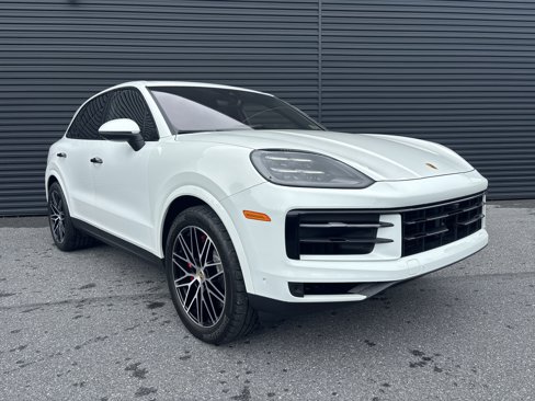 Certified 2024 Porsche Cayenne S image 7
