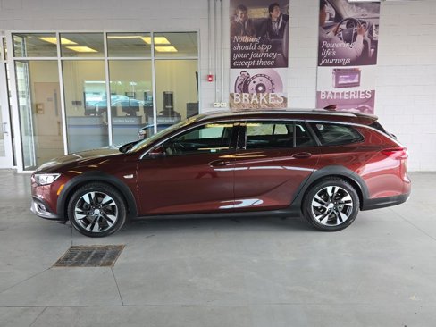 Used 2018 Buick Regal Preferred w/ Sights and Sounds Package image 4