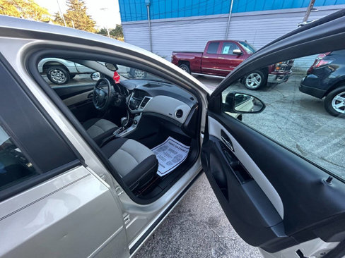 Used 2014 Chevrolet Cruze LS image 9