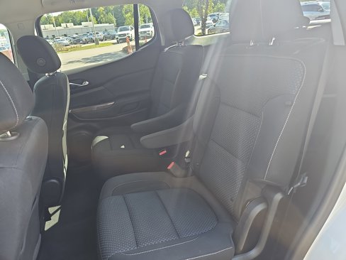 Used 2023 GMC Acadia SLE w/ Driver Convenience Package image 16