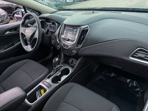 Used 2016 Chevrolet Cruze LT w/ Convenience Package image 8