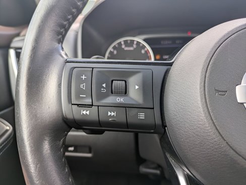 Used 2021 Nissan Rogue SV w/ Premium Package image 26