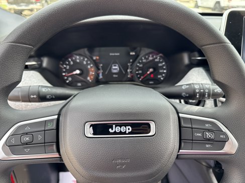 New 2025 Jeep Compass Sport image 15