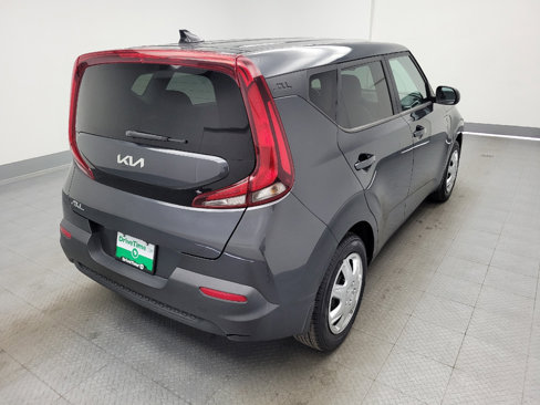 Used 2022 Kia Soul LX image 9