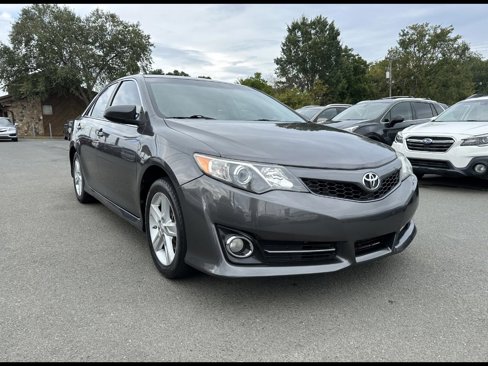 Used 2014 Toyota Camry SE image 1