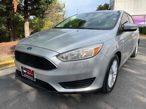 Used 2015 Ford Focus SE image 3