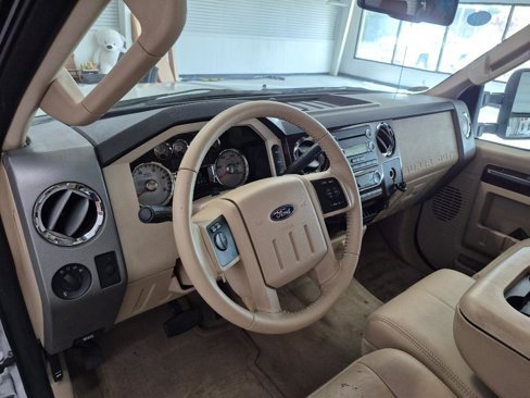 Used 2010 Ford F350 Lariat image 12