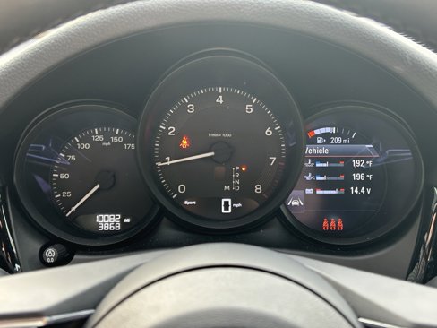 Certified 2025 Porsche Macan image 20