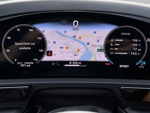 Used 2025 Porsche Cayenne image 24